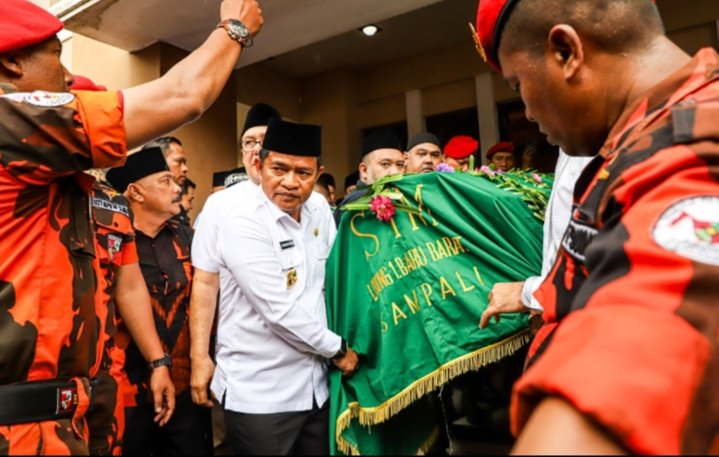 Pj Gubernur Sumut Doakan dan Lepas Keberangkatan Jenazah Kodrat Shah