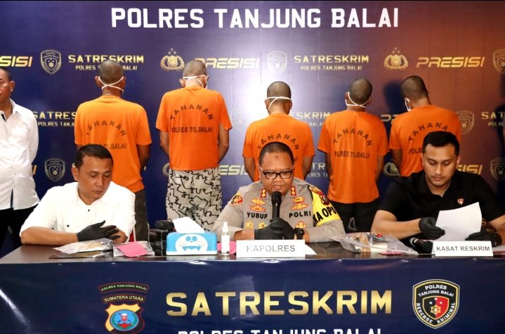 Polres Tanjungbalai Gerebek Penyedia dan Pemain Judi Online Slot