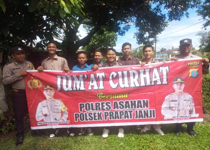 Lewat Jumat Curhat, Bhabinkamtibmas Polsek Polsek Prapat Janji Dengarkan Keluh Kesah Warganya