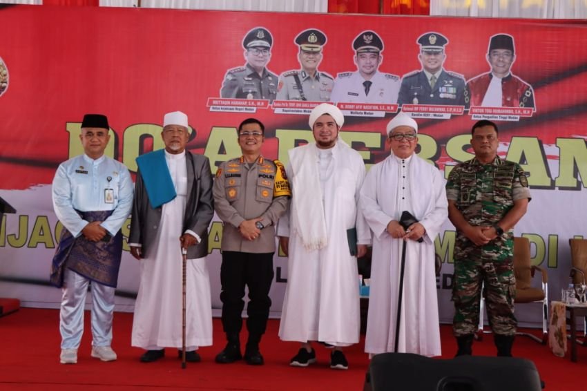 Kapolrestabes Medan Hadiri Zikir dan Tabligh Akbar Agar Kota Medan Aman