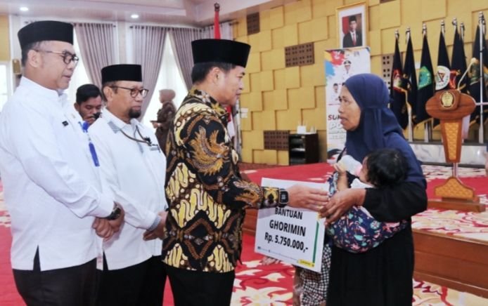 Baznas Sumut Salurkan Zakat Rp3,4 Miliar, Pj Gubernur Sebut Punya Peran Strategis Tingkatkan Kesejahteraan Rakyat