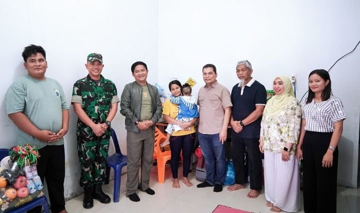 Pj Gubernur Sumut Jenguk Balita Mesrida Waruwu dari Nias