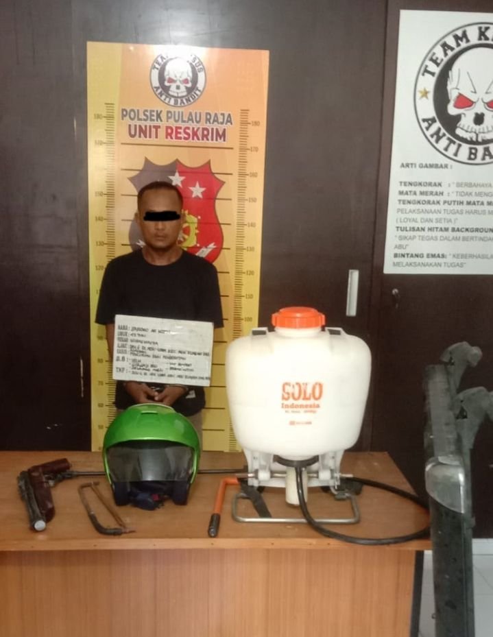 Nekat Masuk Pintu Teras Depan, Pencuri Ini Akhirnya Gol