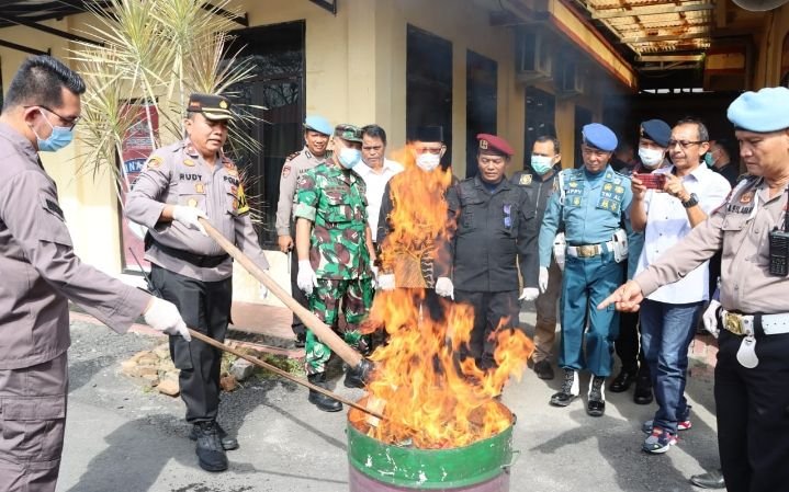 Tangkapan 3 Bulan, Sabu – sabu, Ekstasi dan Ganja Dimusnahkan, Tersangkanya 14 Orang
