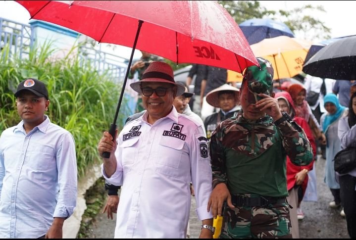 Bupati Solok Tinjau Langsung Lokasi Banjir Bandang Nagari Surian