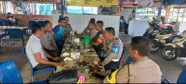 Sebagai Pengayom dan Pelindung Masyarakat, Polsek Pulau Raja Gelar Jumat Curhat