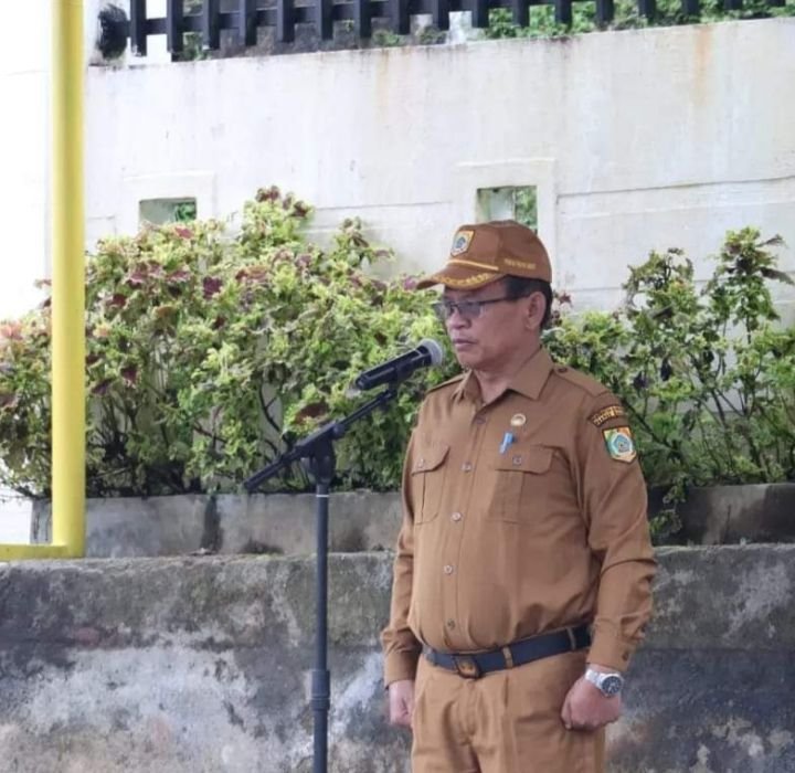 Sekda Pakpak Bharat Jalan Berutu Pimpin Apel Awal Tahun 2024