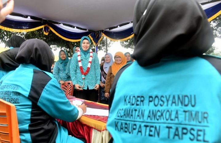 Pj Gubernur dan Pj Ketua TP PKK Sumut Ajak Masyarakat Tetap Rajin ke Posyandu