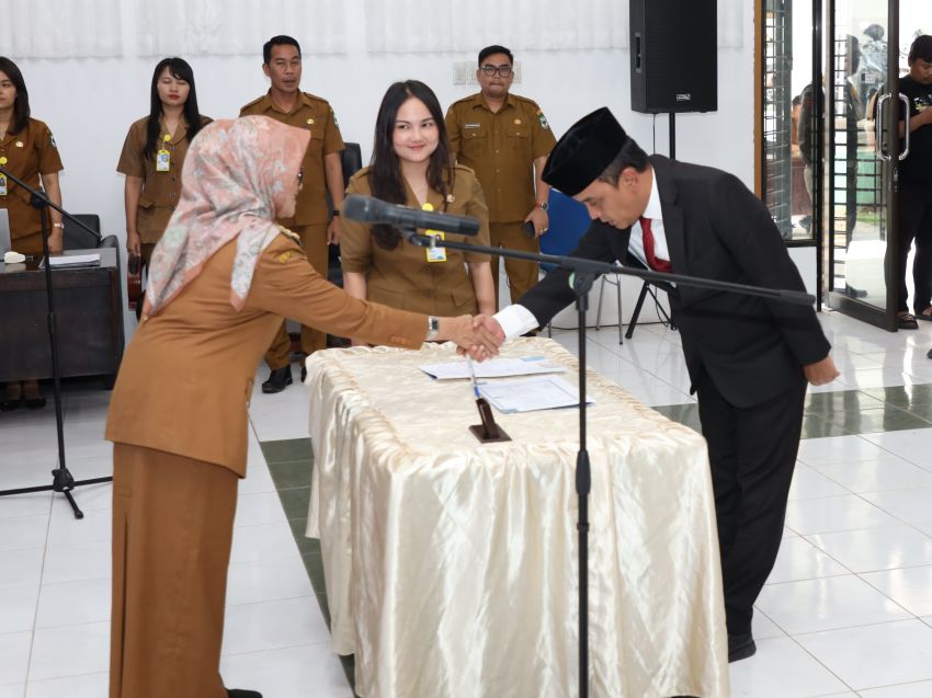 Wali Kota melantik Dwi Aries Sudarto SH MH sebagai Pj Sekretaris Daerah