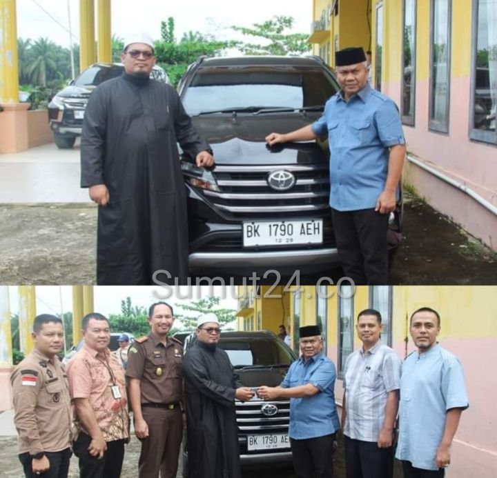 Plt Bupati Palas Serahkan Kenderaan Dinas kepada Ketua MUI Padang Lawas