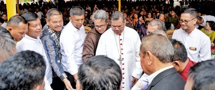 Bupati Simalungun Hadiri Pentahbisan 7 Imam Menjadi Pastor Keuskupan Agung Medan