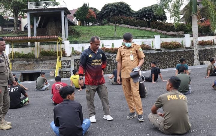 Plt. Kasat Pol.PP Dan Pemadam Kebakaran Pakpak Bharat Tes Kesehatan Bagi Banpol