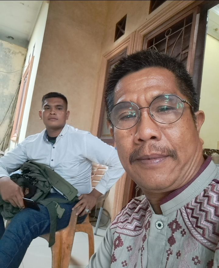 Roni Mantili Lubis bersama anggota DPRD.Padanglawas M Ike Taken Hasibuan
