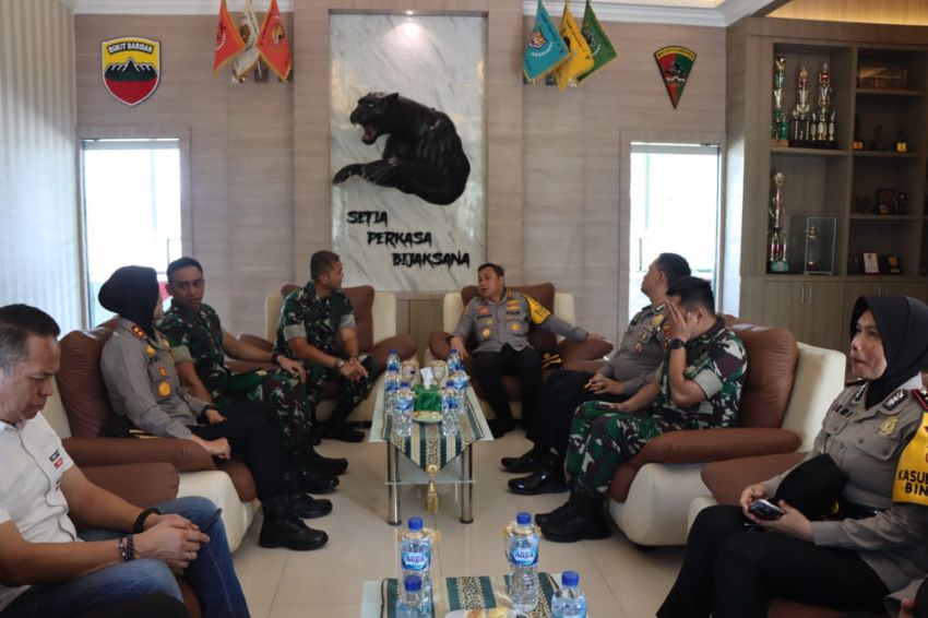 Jalin Silaturahmi, Kapolresta Deli Serdang Berkunjung ke Markas Batalyon Infanteri 121/MK