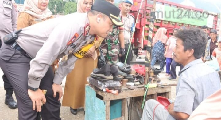 AKBP Yasir Ahmadi Tinjau Pasar Sembari Dialog sama Pedagang