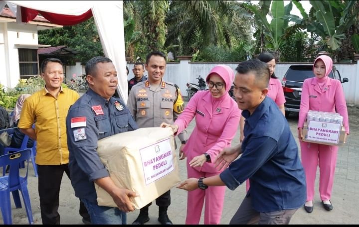 Kapolres Bersama Ketua Bhayangkari Cabang Asahan Pengecekan Personel Pos PAM PPK Kecamatan Pulo Bandring