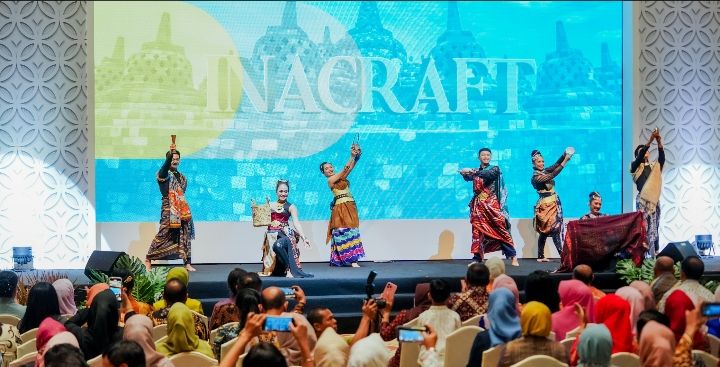 Dekranasda Kabupaten Solok Ikut Event Inacraft 2024 Di JCC Senayan Jakarta