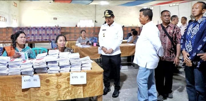 Bupati Simalungun Dampingi Pj Gubsu Monitoring Pemilu Di Tanoh Habonaron Do Bona
