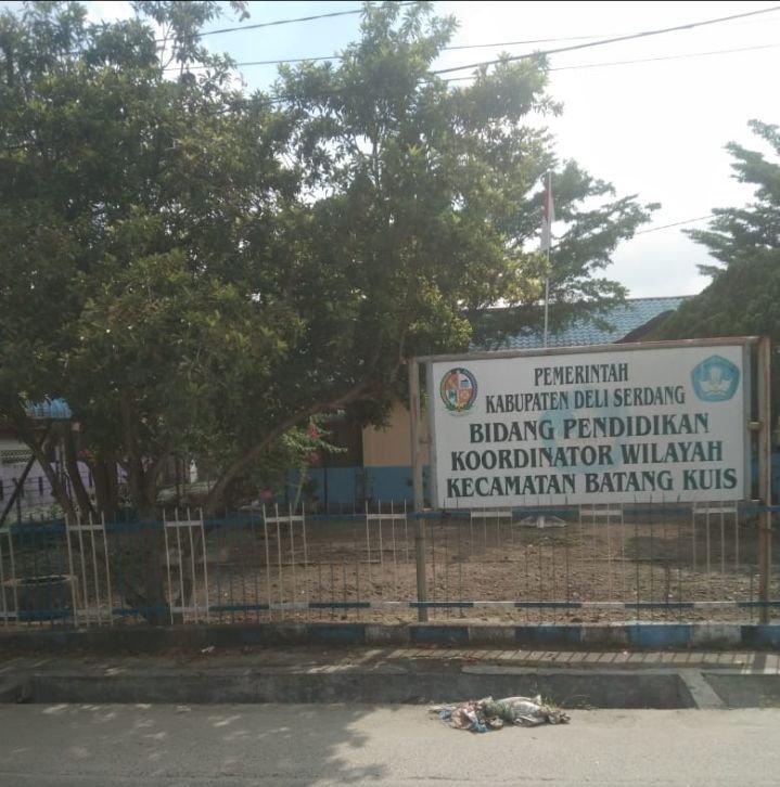 Kantor Korwil Pendidikan Kec. Batangkuis Bagaikan Gudang