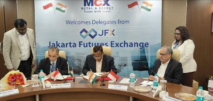 Perkuat Kerjasama Luar Negeri, JFX Melakukan Penandatanganan Perjanjian Kerjasama Dengan MCX India
