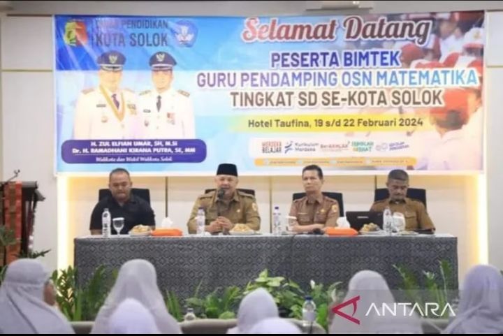 Peran Guru Tidak Akan Dapat Tergantikan Dengan Canggihnya Teknologi.