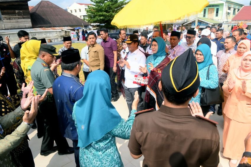SIARAN PERS DINAS KOMUNIKASI DAN INFORMATIKA 1 FEBRUARI 2024  – 3/DISKOMINFO-SUMUT/2024  *Pj Gubernur Sumut Resmikan Alun-alun Kota Padangsidimpuan* *