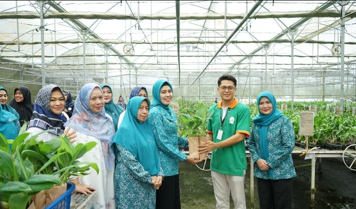 Pj Ketua TP-PKK Sumut Bersama Ketua TP PKK Asahan Kunjungi PT Hijau Surya Biotechindo