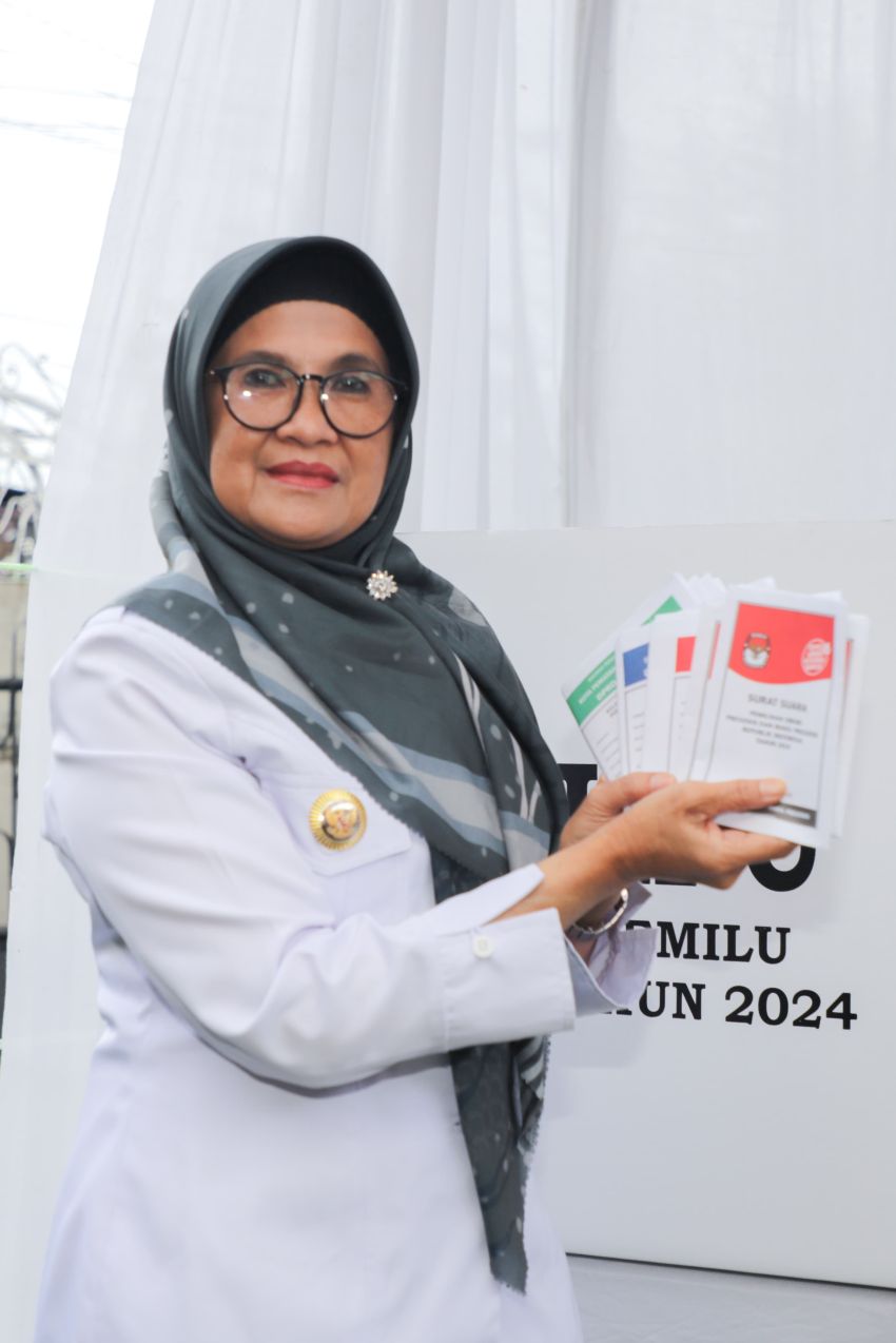 Walikota Siantar Nyoblos di TPS 6 Nusa Indah