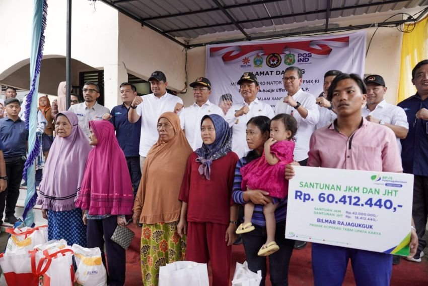 Lihat Progres Penataan Kawasan Atasi Kemiskinan Ekstrem, Bobby Nasution dan Menko PMK Tinjau Belawan Bahari