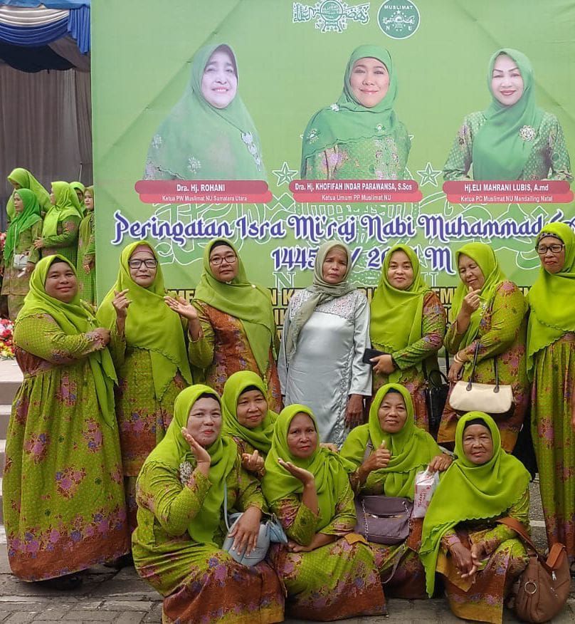 Muslimat NU Desa Tabuyung Hadiri Peringatan Isra&rsquo; Mi&rsquo;raj di Penyabungan