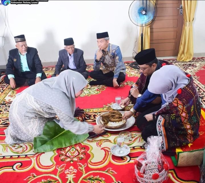 Beri Dukungan Untuk Jalankan  Roda Pemerintahan, Pj Bupati Palas di Upah upah