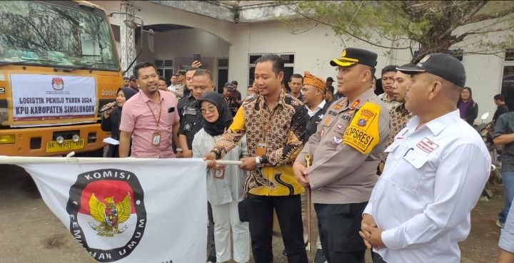 Kapolres Simalungun Hadiri Pendiistribusian Logistik Pemilu 2024, Berjalan Lancar di Bawah Pengawasan Ketat Kepolisian