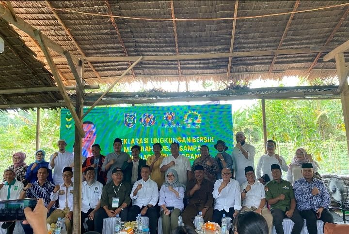 Musa Rajekshah Resmikan Rumah Pupuk Kompos Untuk Petani di Pantai Labu