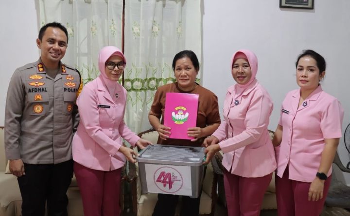 Jelang HUT Bhayangkari ke 44, Kapolres Asahan Laksanakan Giat Bansos