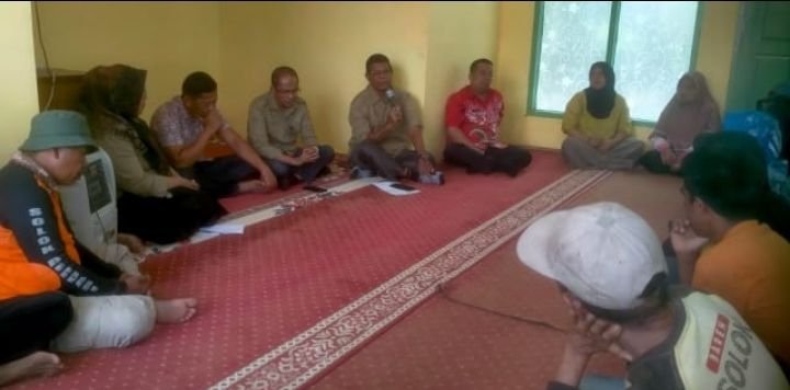 Dinas Lingkungan Hidup Kota Solok Lakukan Evaluasi Terhadap Tim Penyapuan.