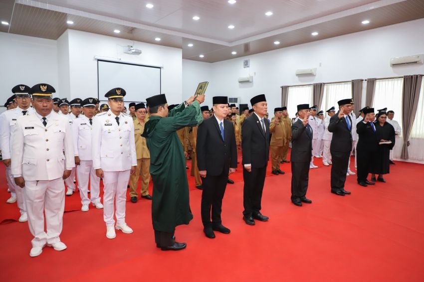 Wali Kota Lantik 92 Jabatan Pimpinan Tinggi (JPT) Pratama, Administrator,Pengawas, dan Fungsional di Lingkungan Pemko