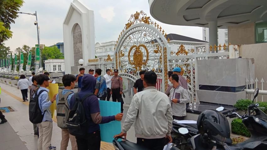 Dugaan Korupsi Renovasi Mess, Mahasiswa Desak Pj Gubernur Sumut Copot Zulkifli