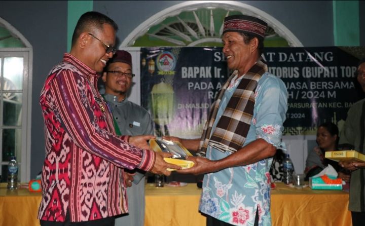 Bupati Toba Buka Puasa Bersama Umat Muslim 4 Desa di Balige