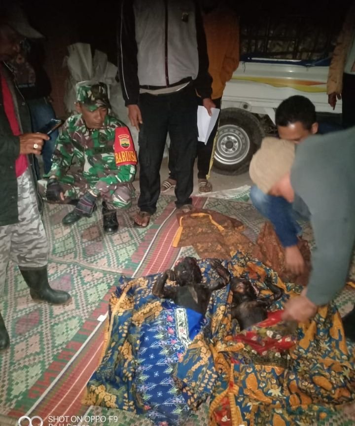 Polres Simalungun Bantu Evakuasi Dua Balita di Simalungun Tewas di Dalam Rumah, Saat Terjadi Kebakaran