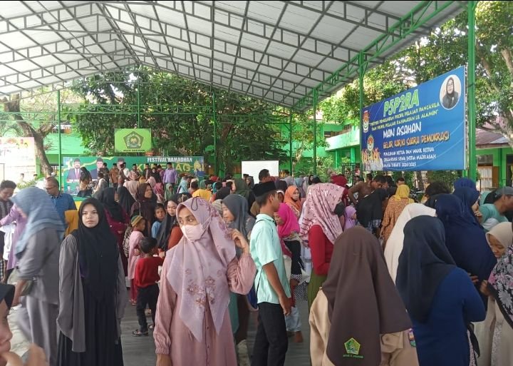 Kemenag Asahan Bantah Isu Arogan Pada Wartawan dan LSM Gunakan Jasa Preman Saat Bagikan 300 Karung Beras Isi 5 Kg untuk Kaum Dhuafa dan Fakir Miskin