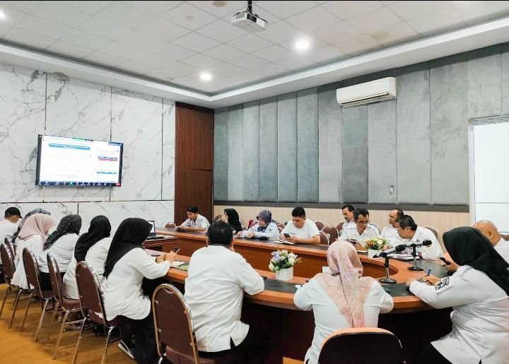 Pemkab Solok Ikuti Rapat Koordinasi Pengendalian Inflasi Daerah tahun 2024 secara Zoom Meeting.
