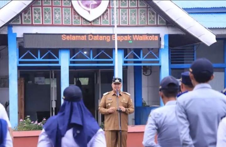 Wali Kota Solok, Zul Elfian Umar Pimpin Apel Pagi di Dinas Perhubungan Kota Solok