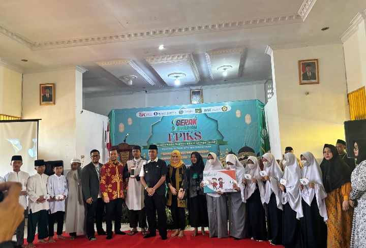 OJK Perluas Akses Keuangan Inklusif Syariah Bersama 350 Santri Pondok Pesantren