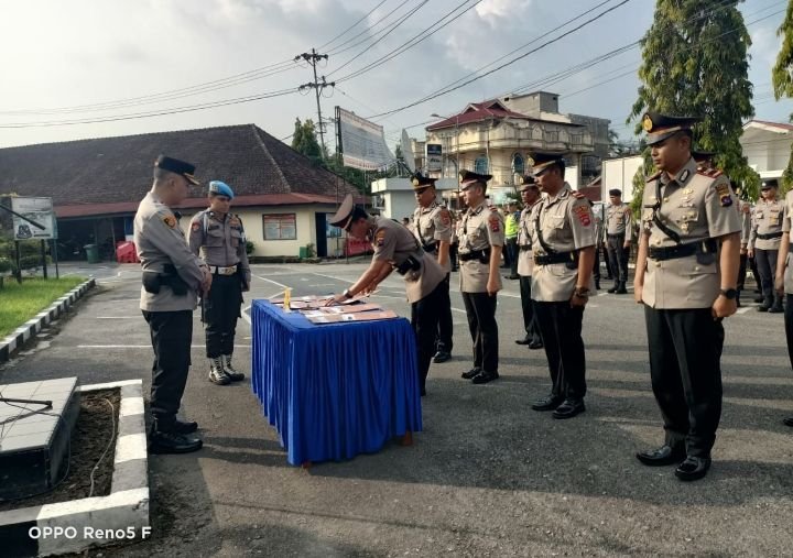 Kapolres Solok Kota AKBP Ahmad Fadilan Lakukan Sertijab 4 Pejabat Utama