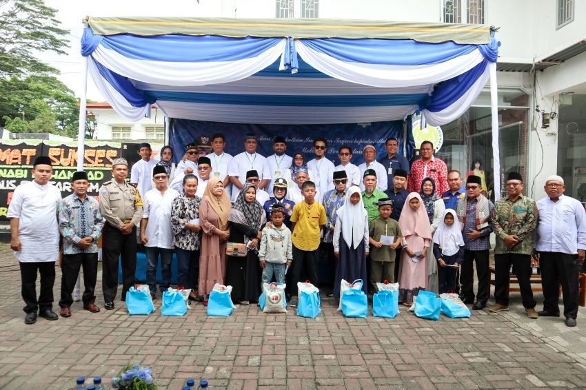 Wali Kota bersama Ketua Dekranasda menghadiri peringatan Isra' Mi'raj Nabi Muhammad SAW