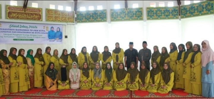 TP &ndash; PKK Kota Solok Melakukan Kegiatan Pesantren Ramadhan di Balairung 99 Rumah Dinas Walikota Solok