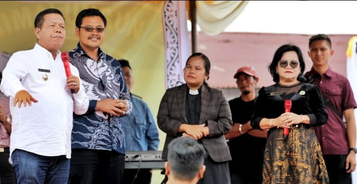 Pemkab Simalungun Gelar Pelayanan Adminduk dan Kesehatan di Nagori Bosi Sinombah