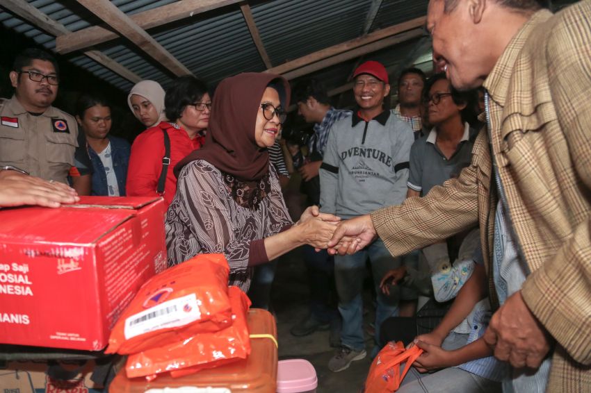 Wali Kota melihat kondisi warganya di Jalan Tualang,