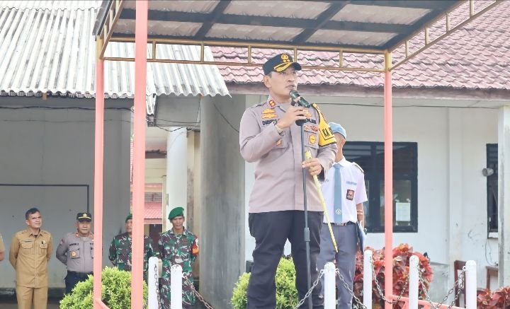 AKBP Dudung Setyawan Beri Arahan dan Bimbingan di SMK Negeri 2 Padangsidimpuan "Disiplin Serta Giat dan Tekun Belajar"