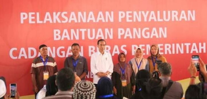 Presiden Jokowi Kunker di Labuhanbatu Salurkan Bantuan Pangan